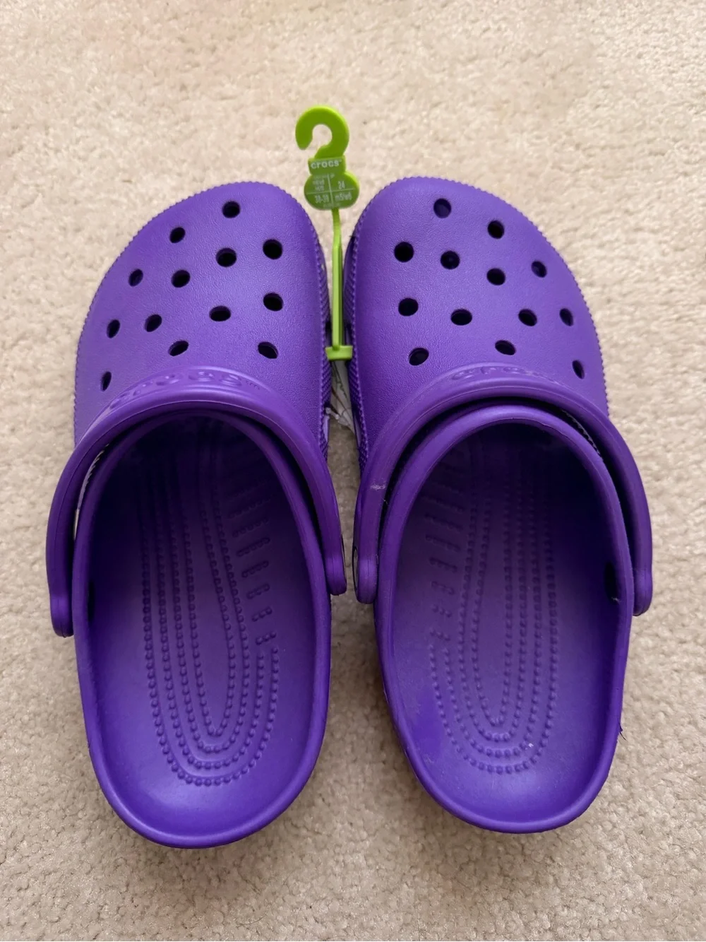 NWT Crocs Classic Clogs Neon Purple Women’s Size 8 - Picture 2 of 5